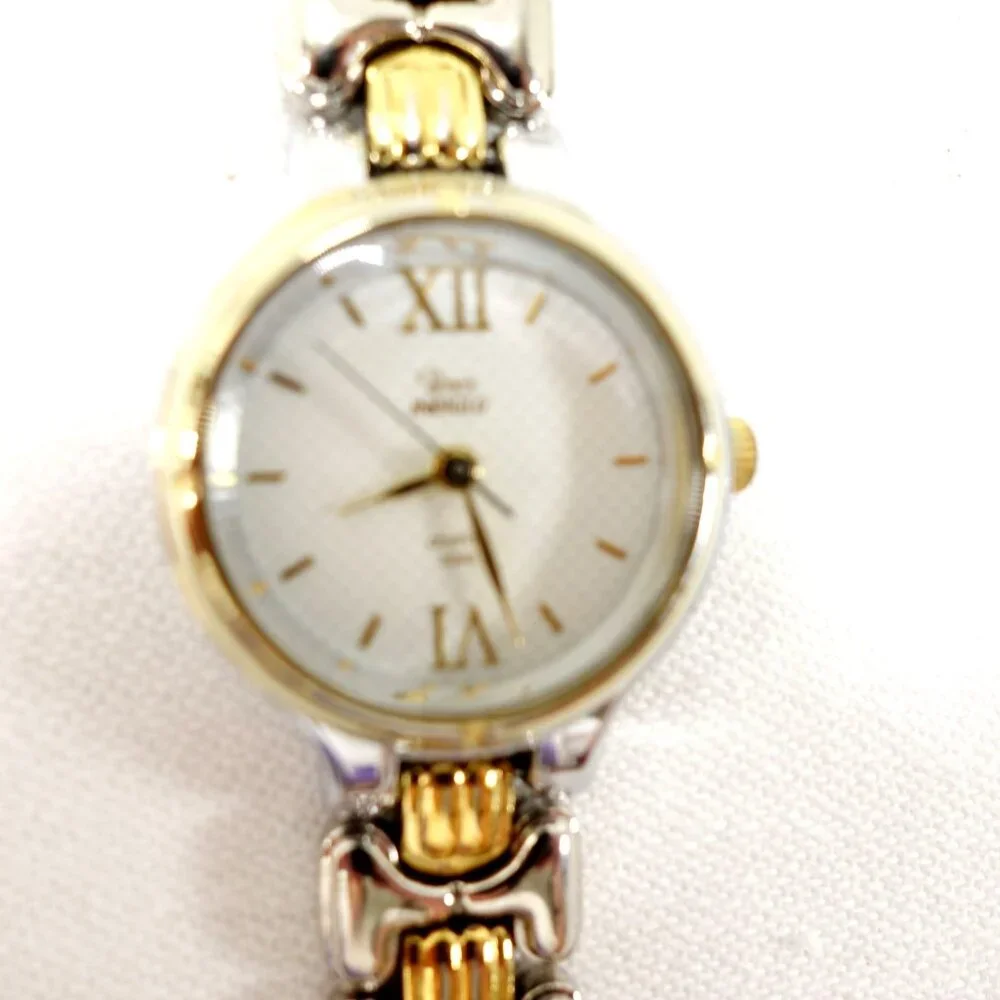Classic Timex Indiglo Women's Two Tone Bracelet Quartz Watch‎ New Battery